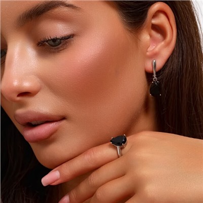 Комплект ювелирная бижутерия серьги и кольцо 17 р, покрытие: посеребрение, вставка: фианит, цвет: черный, арт.313.081-17