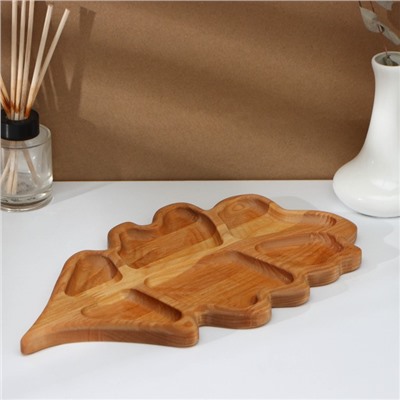 Менажница деревянная авторская Adelica «Дубовый лист», 35×20×1.8 см, пропитана минеральным маслом, берёза