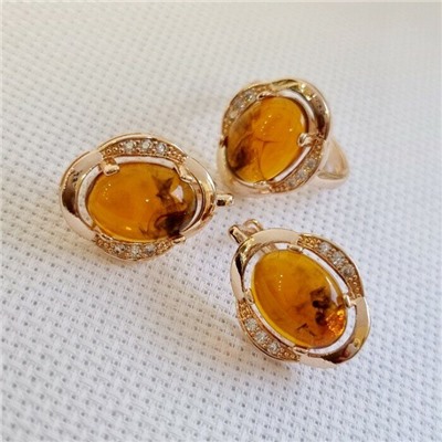 Комплект ювелирной бижутерии коллекция "Дубай",серьги и кольцо покрытие позолота, вставка: янтарь и фианиты, р-р 18, 8200, арт.216.360-18