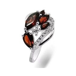Кольцо из серебра гранат, Беттина
