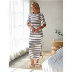 Платье из трикотажа в широкий рубчик с разрезами