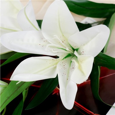 Цветы искусственные «Три лилии», 18×90 см, белые