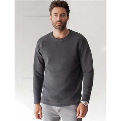 Джемпер базовый из мягкого фактурного трикотажа с круглым воротом