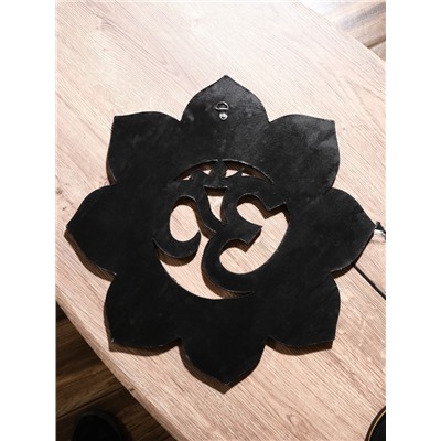 Панно резное «ОМ», 40×40×0.6 см, золотой край