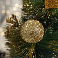 Искусственная ёлка настольная «Зимнее волшебство. Звёздная» в горшочке, шары и ягодки, 27 см, ветки ПВХ отгибаются