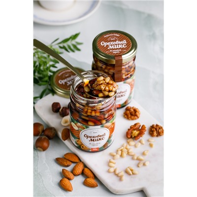 Ореховый Микс в сиропе из сосновой шишки / стекло / 220 гр / Солнечная Сибирь