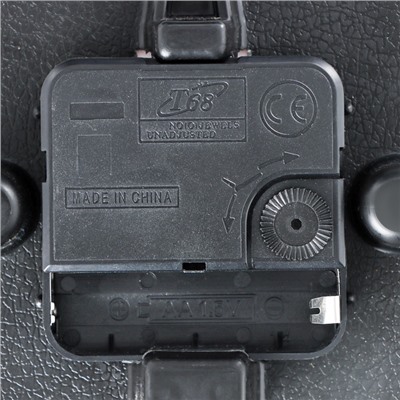 УЦЕНКА Часы настенные интерьерные «Солнце», дискретный ход, 25.5×25.5 см, циферблат d=11 см, золотистые, от батарейки 1×АА