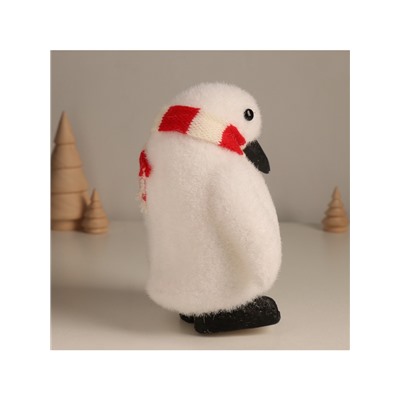 Фигурка «Пингвин в полосатом шарфике», 17×12×10 см