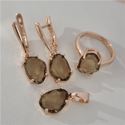 Комплект ювелирной бижутерии коллекция "Дубай" серьги, кулон и кольцо 20 р, покрытие позолота, вставка: стекло, цвет: коричневый, арт.414.329-20