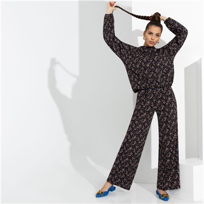 Брючный комплект с капюшоном, Смелый контраст