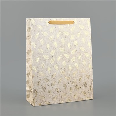 Пакет подарочный новогодний ламинированный «Шишки», тиснение, L 31×40×11.5 см