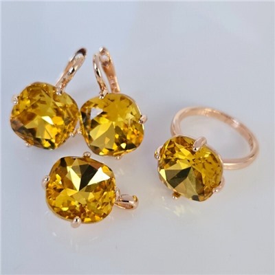 Комплект ювелирной бижутерии коллекция "Дубай" серьги, кулон и кольцо 17 р, покрытие позолота, вставка: искусственный кристалл под Сваровски, цвет: желтый, арт.314.818-17