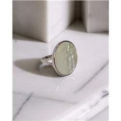 Кольцо с натуральным перламутром