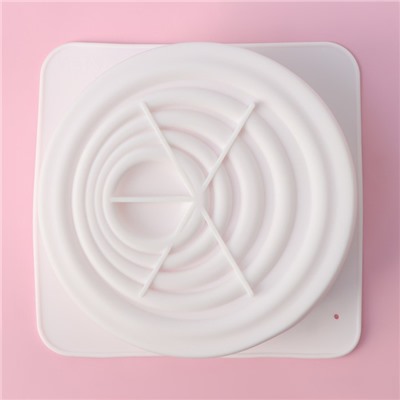 Форма для муссовых десертов и выпечки Доляна «Рябь», силикон, 18×18 см, внутренний размер 16×6.5 см, цвет белый