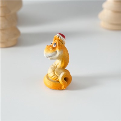Фигурка полистоун «Добрый змей в новогоднем колпаке», 2.5×2.5×4 см, МИКС
