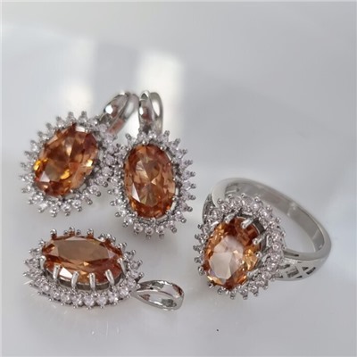 Комплект ювелирная бижутерия серьги, кулон и кольцо 17 р, покрытие: посеребрение, вставка: фианит, цвет: бежевый и прозрачный, арт.313.102-17