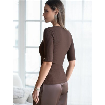 Футболка из трикотажа в широкий рубчик