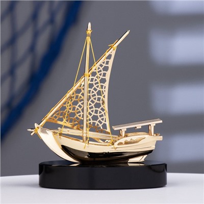 Сувенирная модель корабля металлическая «Парусник», золотистый, 11 см