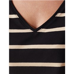 Футболка в полоску с V-вырезом и цельнокроеным рукавом из премиального хлопка