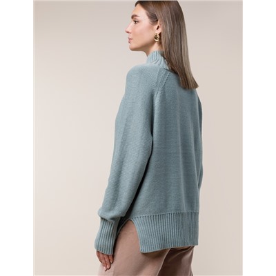 Свитер фактурной вязки с узором косы