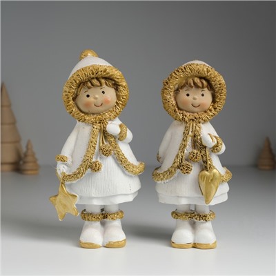 Фигурка полистоун «Малышка в белой шубке с золотым мехом», 7×5.5×16 см, МИКС