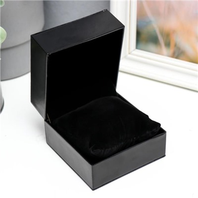 Шкатулка для часов 1 отделение «Строчка на чёрном», искусственная кожа, 7×9.5×9.5 см