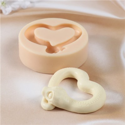 Силиконовый молд для заливки «Змея сердце», 2.5×8×8 см