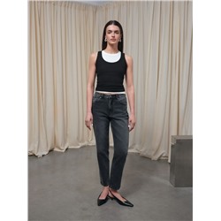 Актуальная коллекция CONTE CON-847 Чёрные джинсы mom с декоративными патами на талии
