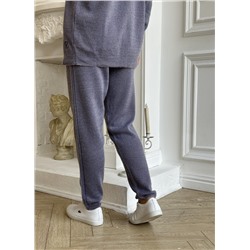 Женский комплект из трикотажного свитера и брюк Sassofono