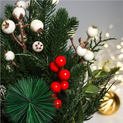 Новогодняя композиция на стол «Зимнее волшебство. Лесной фестиваль», веточки ягод, 30 см