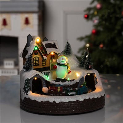 Светодиодная фигура «Поезд и снеговик» 20×20×16 см, полистоун, батарейки ААх3 (не в комплекте), USB, свечение тёплый белый