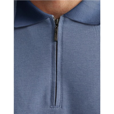 Лонгслив из мягкого фактурного трикотажа с плетеным воротником поло на молнии