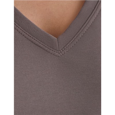 Базовая футболка из премиального хлопка с V образным вырезом