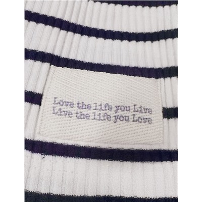 Платье из трикотажа в широкий рубчик с разрезами