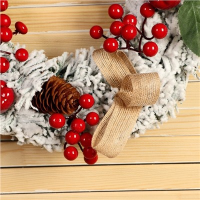 Венок новогодний d=29 см «Зимнее волшебство. Уютная сказка», ягоды на веточках, шишки, снег