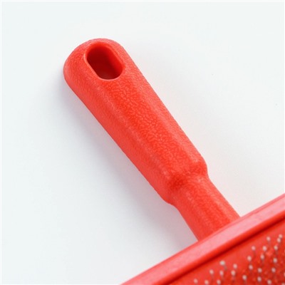 Пуходерка полукруглая малая с каплями, 8.5×13 см, красная