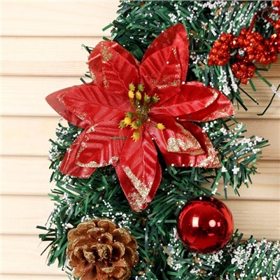 Венок новогодний d=36 см «Зимнее волшебство. Шишки», с красными цветами