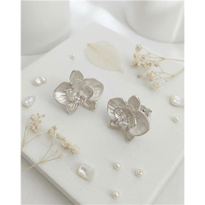 Стильные серьги