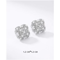 Стильные серьги