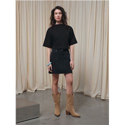 Актуальная коллекция CONTE CON-822 Чёрная джинсовая юбка-mini из eco-friendly с рельефными швами