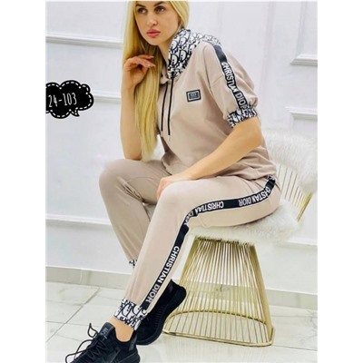 Костюм женский