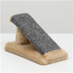 Когтеточка «Горка» мини-версия, 29×14×14 см, ковролин, светло-коричневая