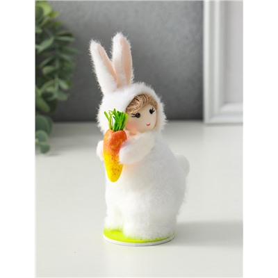 Фигурка пасхальная «Малыш в костюме кролика с морковкой», 7.5×5.5×14.5 см