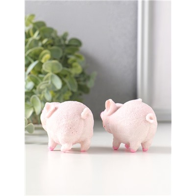 Сувенир полистоун "Поросята - поцелуй" набор 2 шт 4х7,3х4,5 см