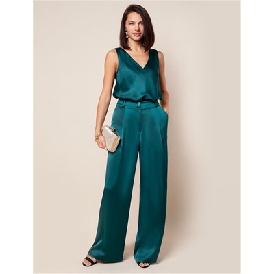 Топ из плотного полуматового сатина, скроенный по косой