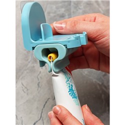 Держатель для зубных щёток с выдавливателем для пасты на липучке, 7×5.2×8 см, цвет МИКС