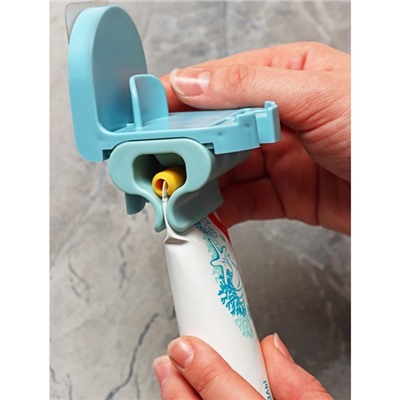 Держатель для зубных щёток с выдавливателем для пасты на липучке, 7×5.2×8 см, цвет МИКС