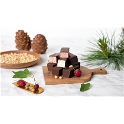 Кедровая птичка / кедровый орех, земляника, смородина / 180 г / ТМ Сибирский кедр