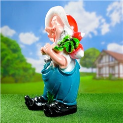 Садовая фигура из гипса «Гном с овощами», 24×33×54 см