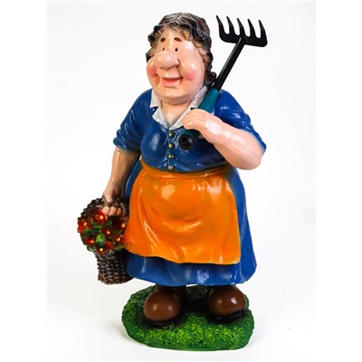 Садовая фигура из полистоуна «Баба с тяпкой», 63×23×27 см